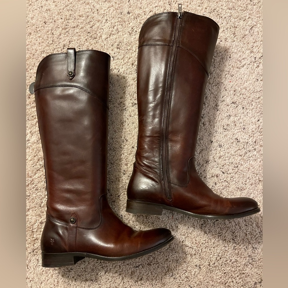 Frye women’s brown leathered boots. Size 8.5